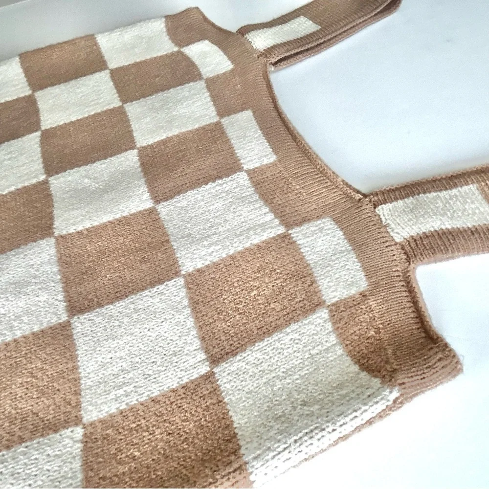 🍒NWT Women’s Sweater Tank Top. Tan & White. Size: Large - Picture 2 of 7